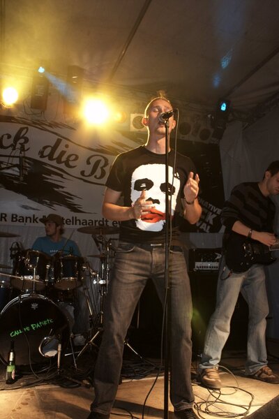 Rock die Burg 2008-RdB08_steeph083.jpg (image/jpeg, 104858 B)