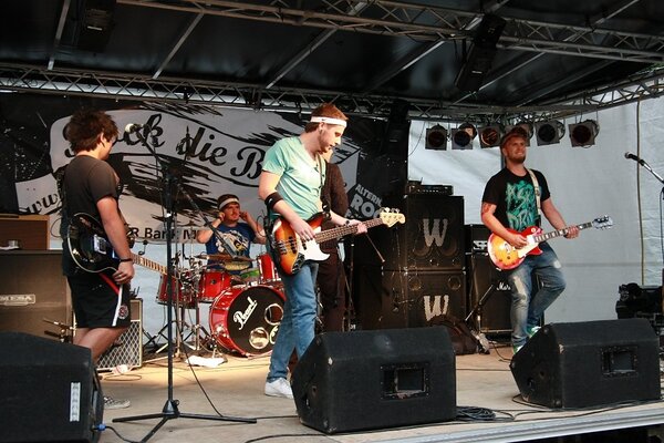 Rock die Burg 2009-IMG_8186.JPG (image/jpeg, 189879 B)