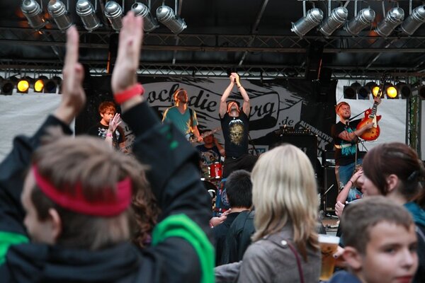 Rock die Burg 2009-IMG_8259.JPG (image/jpeg, 131284 B)