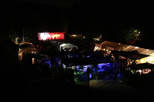 Rock die Burg 2009-IMG_8695.JPG (image/jpeg, 93880 B)