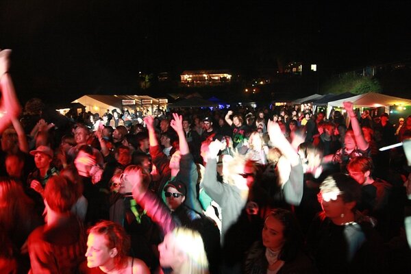 Rock die Burg 2009-IMG_8753.JPG (image/jpeg, 123704 B)