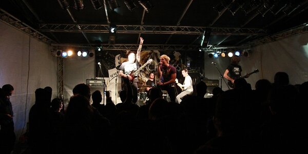 Rock die Burg 2009-IMG_8889.JPG (image/jpeg, 82577 B)